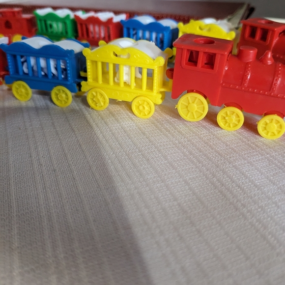 VTG Lillian Vernon plastic circus trains cake toppers candle holders (set of 12) - Picture 7 of 10